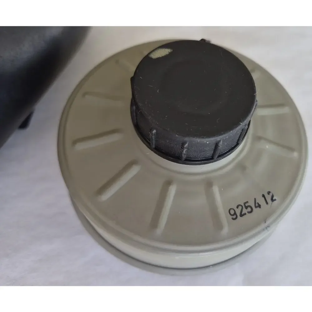 Israeli Shalom Model 4A1 Gas Mask With Filter